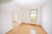 Zimmer 1 von 6 OG - 