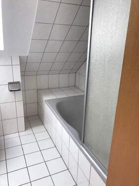 08 Bad - 2 Zimmer Etagenwohnung in Auerbach