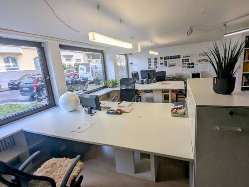 großer AP mit Highdesk - Büro in Düsseldorf