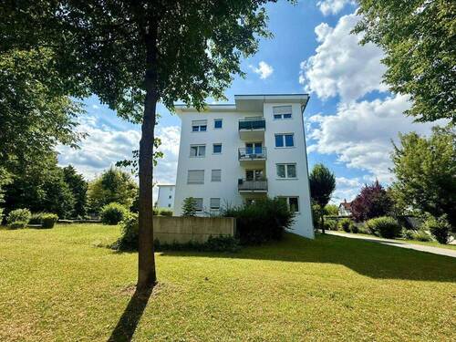 Hausansicht mit Garten 3 - 3-Zimmer Wohnung in Top-Lage im Neu-Ulmer Wiley