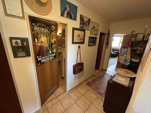 Flur_www.villingen.immobilien - Etagenwohnung mit 77,00 m&sup2; in Villingen-Schwenningen zum Kaufen