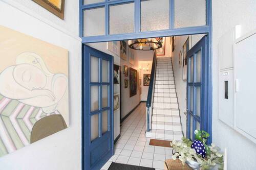 Hauseingang - 1 Zimmer Mehrfamilienhaus, Wohnhaus zum Kaufen in Mönchengladbach