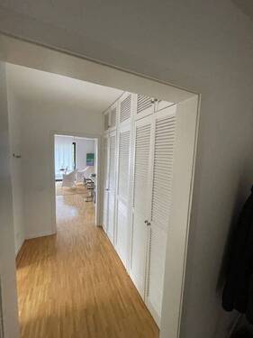 Flurbereich mit Einbauschrank - 2 Zimmer Etagenwohnung in Hamburg