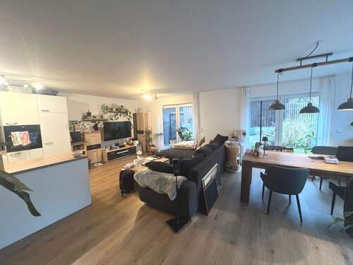 Wohnzimmer - Etagenwohnung mit 117,00 m&sup2; in Egmating zur Miete