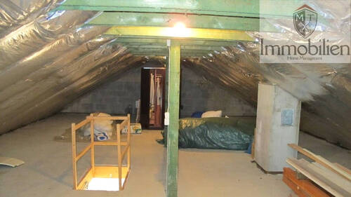 Isoliertes Dachgeschoss mit massiver Geschossdecke - 