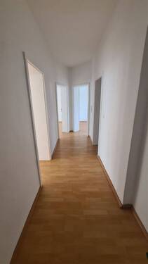 20250825_135801_copy_748x1330 - Etagenwohnung mit 65,70 m² in Essen zur Miete