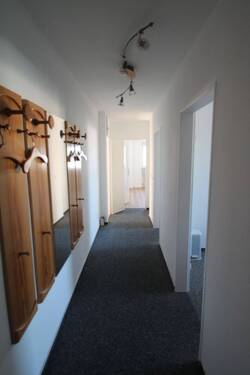 Flur - Großzügig & vielseitig: 3,5 Zimmer auf 92m² - ideal für Familie, Homeoffice oder Generationenwohnen