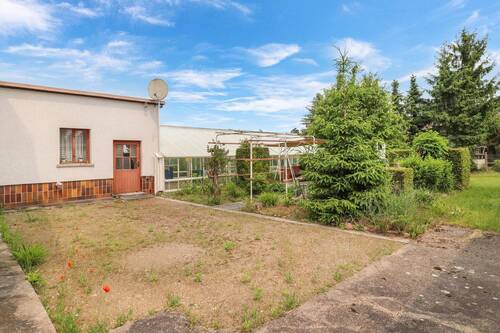 Hofansicht - 7 Zimmer Einfamilienhaus zum Kaufen in Möser