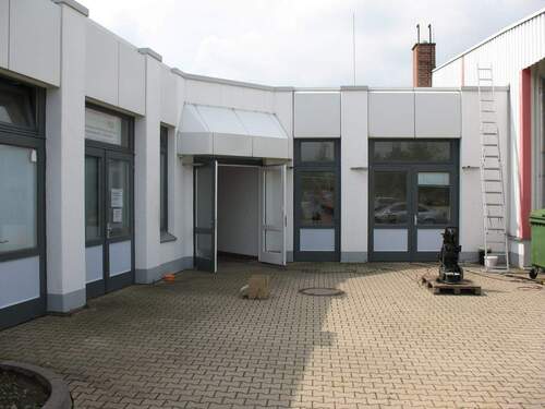 Eingangsbereich linke Tür - Büro mit 232,00 m&sup2; in Fuldabrück zur Miete