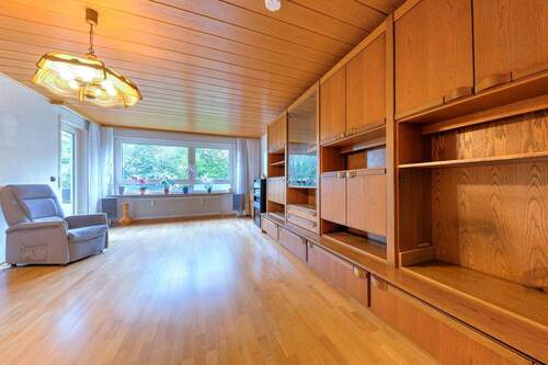 Wohnzimmer - 3 Zimmer Etagenwohnung zum Kaufen in Böblingen