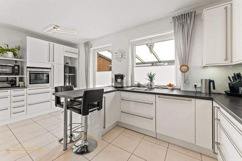 Küche - 6 Zimmer Mehrfamilienhaus, Wohnhaus in Wildeshausen