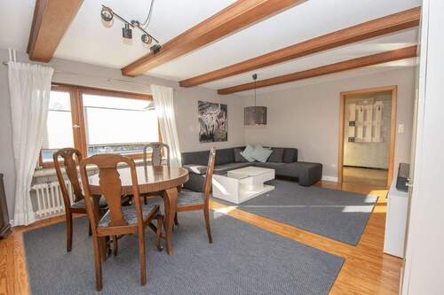 Wohnzimmer - Einfamilienhaus mit 100,00 m&sup2; in Puls zum Kaufen