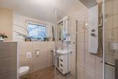 Modernes Duschbad im OG - 