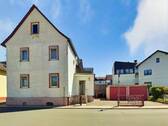 Frontansicht - Wohlfühlhaus in Solms-Oberndorf: Platz, Wärme und Freiraum für Familie und Kreativität