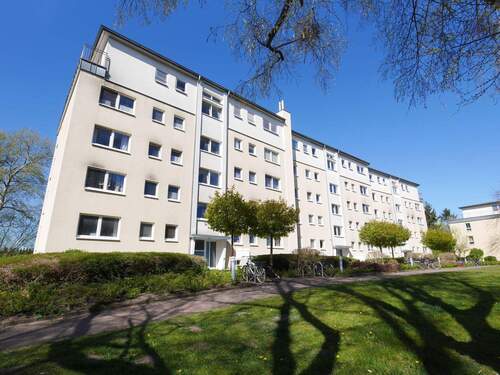Start - Sanierte 3 Zimmer-Wohnung mit Balkon