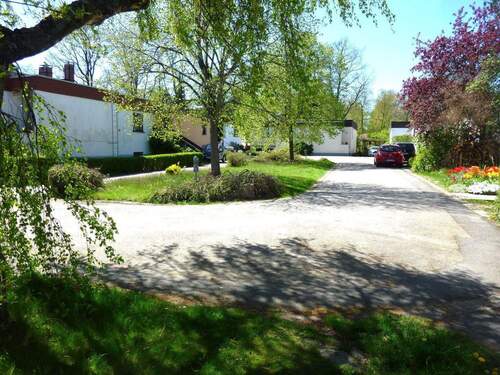 Platz vor dem Haus - 