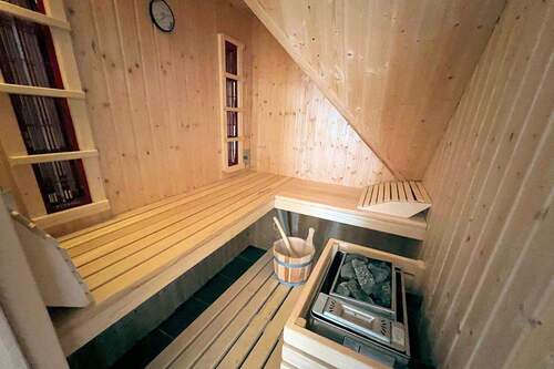 W2: Sauna im Obergeschoss - 
