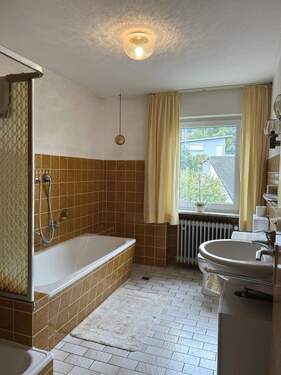 Hauptwohnung: Tageslichtbad - 