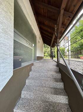 Eingangsbereich - 6 Zimmer Mehrfamilienhaus, Wohnhaus in Freiburg