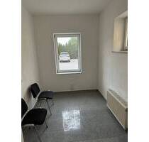 Büro zentral in Böhlen - 750,00&nbsp;EUR Kaltmiete, ca.&nbsp; 56,00&nbsp;m&sup2;&nbsp;Wohnfl&auml;che in Böhlen (PLZ: 04564)