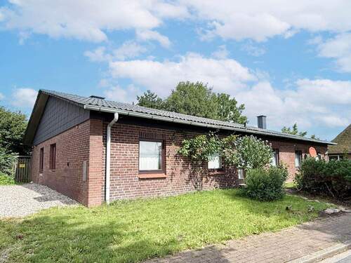 Frontansicht - Großzügiger Bungalow mit zwei Wohneinheiten auf Naturgrundstück
