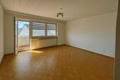 Wohnzimmer - mit KI geleert - 3 Zimmer Etagenwohnung zum Kaufen in Wangen