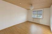 Schlafzimmer 1 - mit KI geleert - 