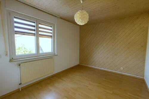 Schlafzimmer 2 - mit KI geleert - 