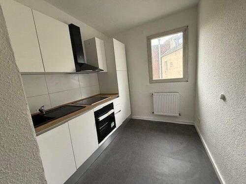 1.jpg - Wunderschöne und frisch renovierte DG-Wohnung sucht neue Mieter!!!!!