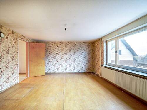 Schlafzimmer im EG - 7 Zimmer Mehrfamilienhaus, Wohnhaus in Marxzell / Burbach