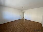 Wohnzimmer - 2 Zimmer Etagenwohnung zur Miete in München