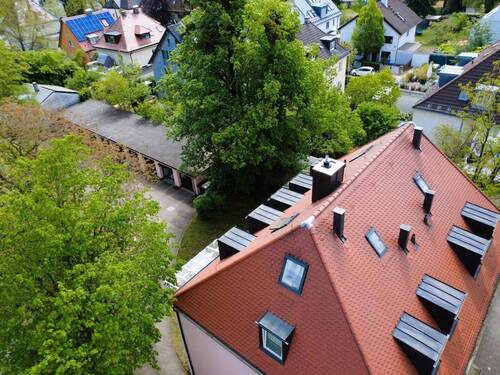 Dachansicht - 1 Zimmer Mehrfamilienhaus, Wohnhaus in München
