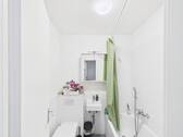 Wohnung 1. OG frisch saniert - 