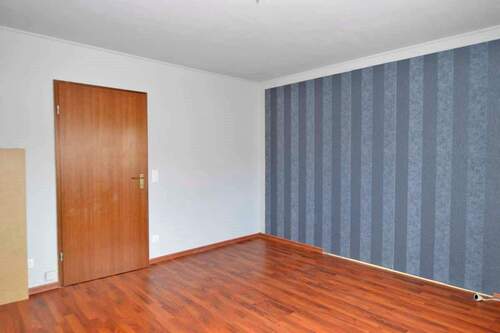 Schlafzimmer - Obergeschoss - Blick Flur - 