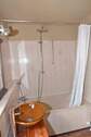 Badezimmer mit Badewanne - 
