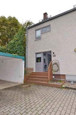 Hauseingang - 5 Zimmer Doppelhaushälfte zum Kaufen in Bayreuth