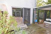 Terrasse - Eingang Wohnzimmer - überdachter Freisitz - 