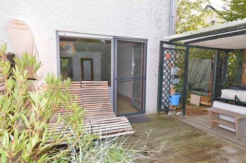 Terrasse - Eingang Wohnzimmer - überdachter Freisitz - 