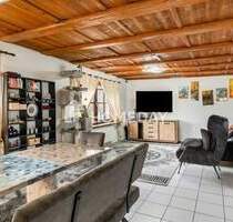 Großzügige 3-Zimmer-Etagenwohnung mit EBK und Garage - Gosheim