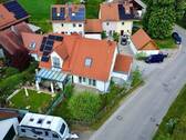 Außenansicht des Reiheneckhauses mit Gartenbereich - 