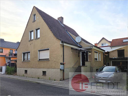 Außenansicht - Viel Platz auf kompaktem Grundstück: Haus mit Hof und Nebengebäude zum Gestalten und Entfalten