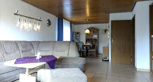 Das Wohnzimmer - Mehrfamilienhaus, Wohnhaus mit 160,00 m² in Bartholomä zum Kaufen