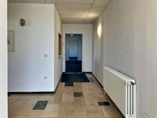OG, Flur, Zugang zu den drei Räumen - 