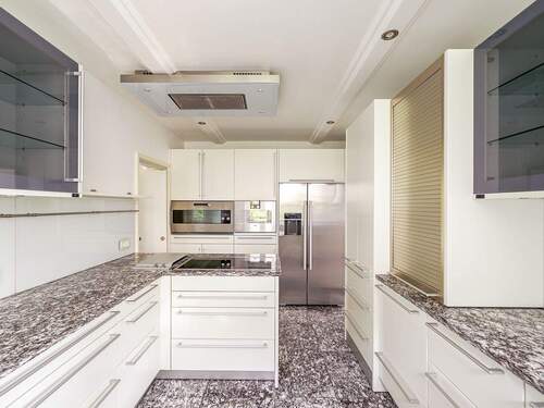 Einbauküche 1 - 6 Zimmer Etagenwohnung in Ettlingen / Schöllbronn