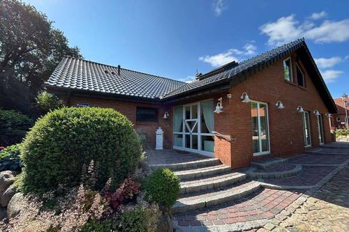 Vorderansicht des Hauses - Exklusives Einfamilienhaus in Top-Lage