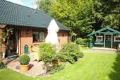 Terrassenplatz und Gartenhaus - 4 Zimmer Einfamilienhaus in Timmendorfer Strand