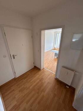 Flur - 2 Zimmer Etagenwohnung zum Kaufen in Schönefeld