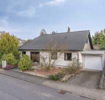 Freistehendes Einfamilienhaus mit Doppelgarage und großzügiger Wohnfläche in Ratingen-Homberg