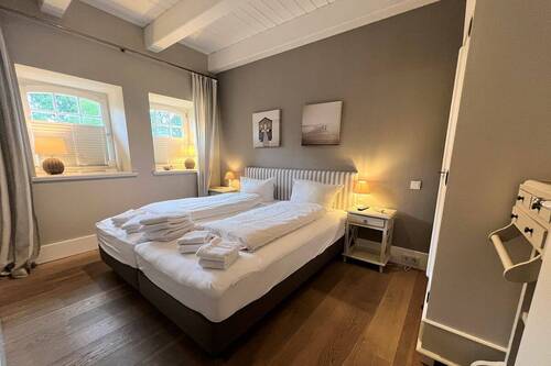 Schlafzimmer (EG) - 