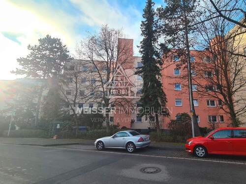 Außenansicht - 2 Zimmer Etagenwohnung zum Kaufen in Erlangen